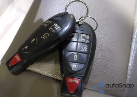 2013 Chrysler Town & Country Touring из США, поврежденный, VIN 2C4RC1BG9DR815212